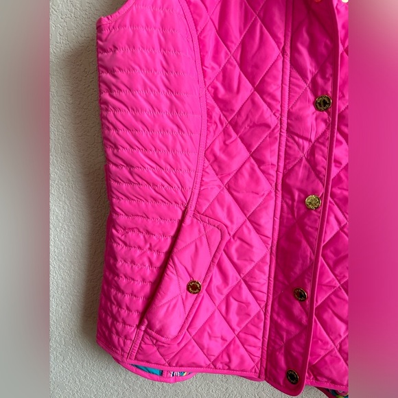 Lilly Pulitzer Quilted Pink Getaway Vest with Sea Blue Private Island Lining S - Picture 2 of 10